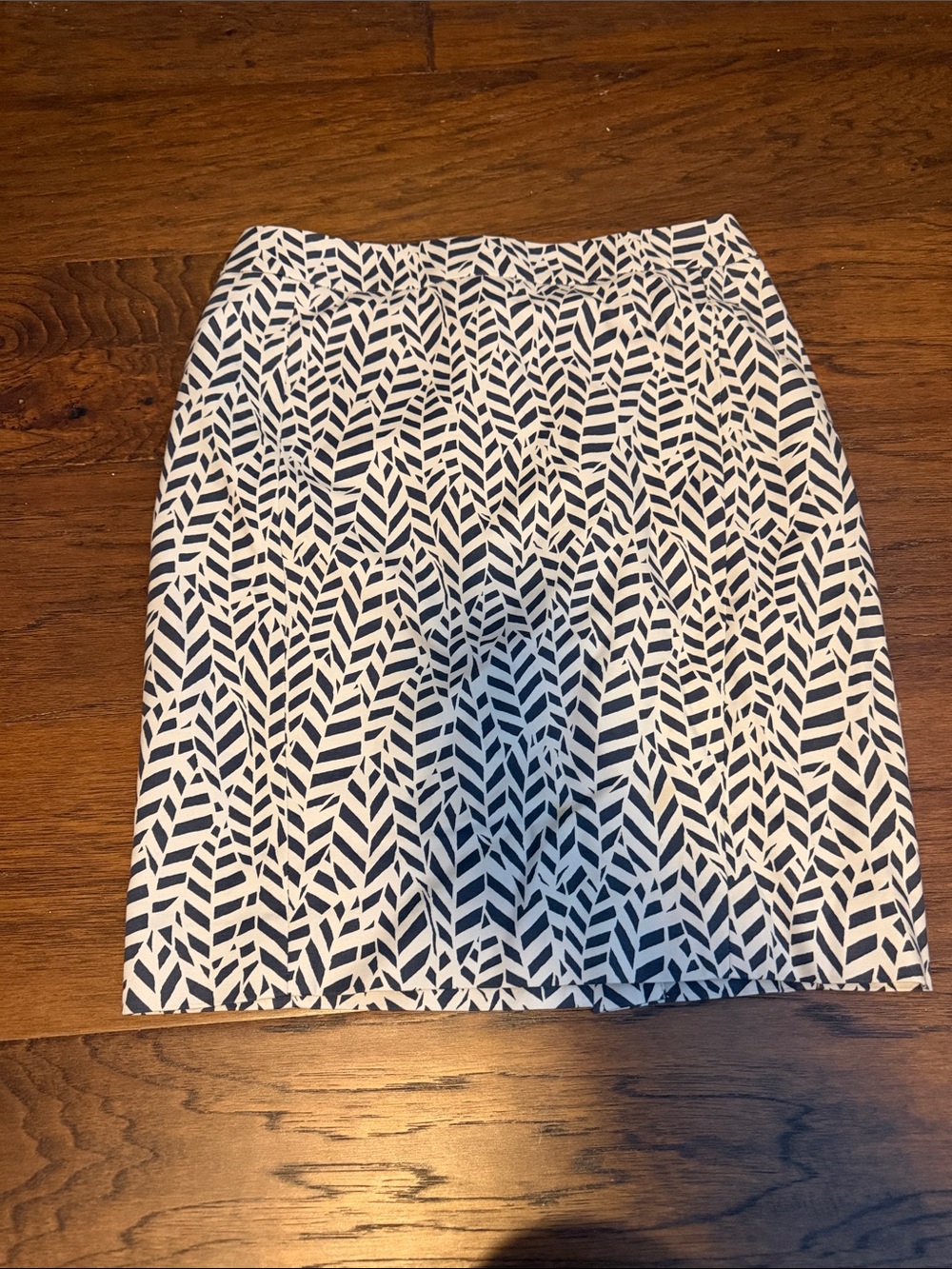 Ann Taylor Navy & White Geometric Pencil Skirt